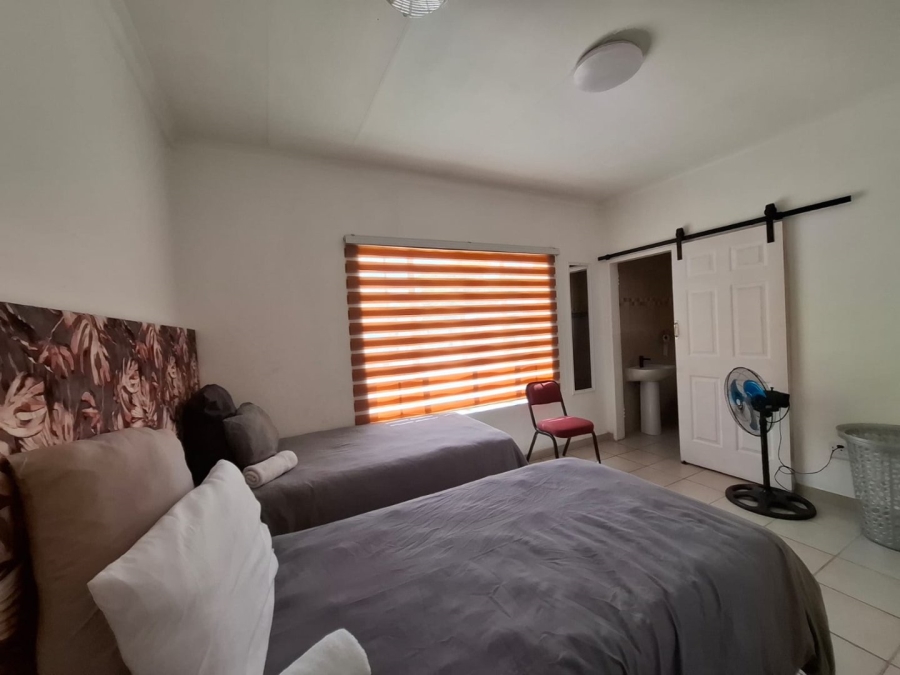 5 Bedroom Property for Sale in Oos Einde North West